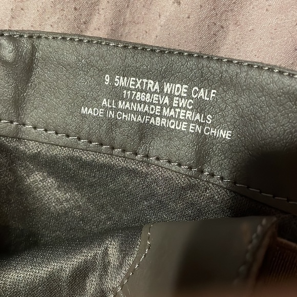 Brand new boots - Picture 2 of 2